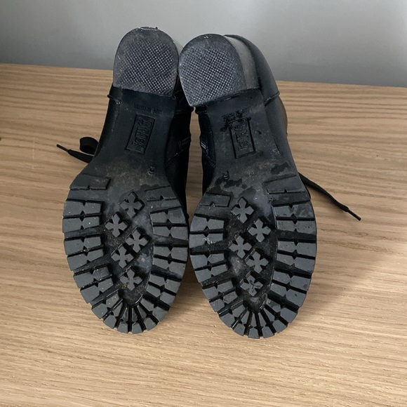 Black lace up boots - Picture 3 of 3